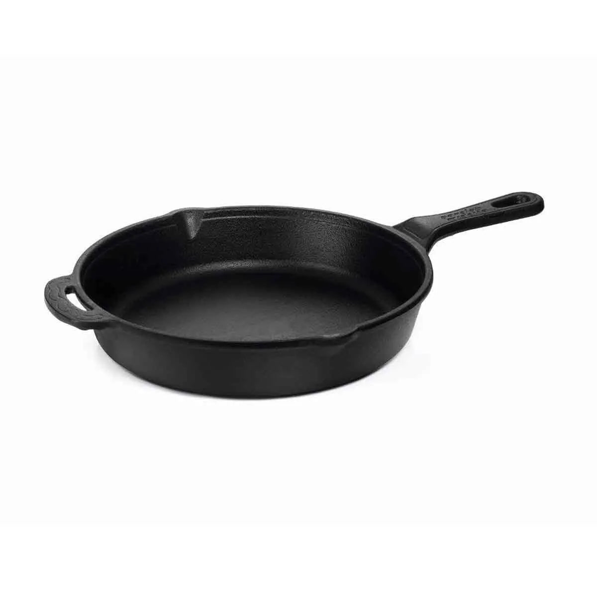 Sartén con asa de hierro